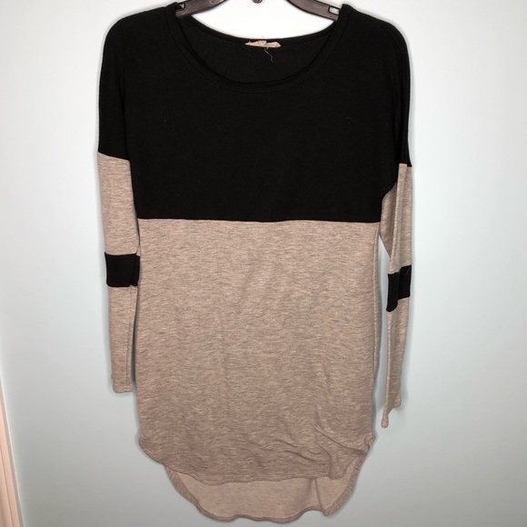 Nabee Tops - Nabee High-Low Top Size S Grey & Black Long Sleeve